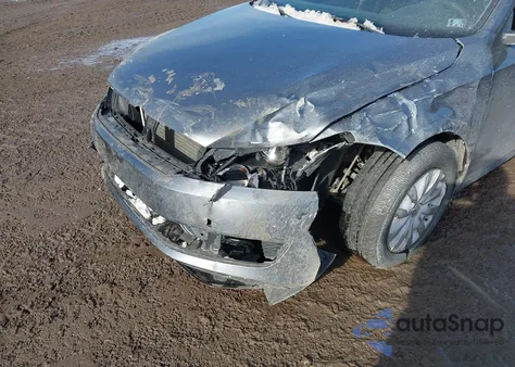 2013 Volkswagen Passat S z USA, uszkodzony, nr VIN 1VWAP7A31DC074630